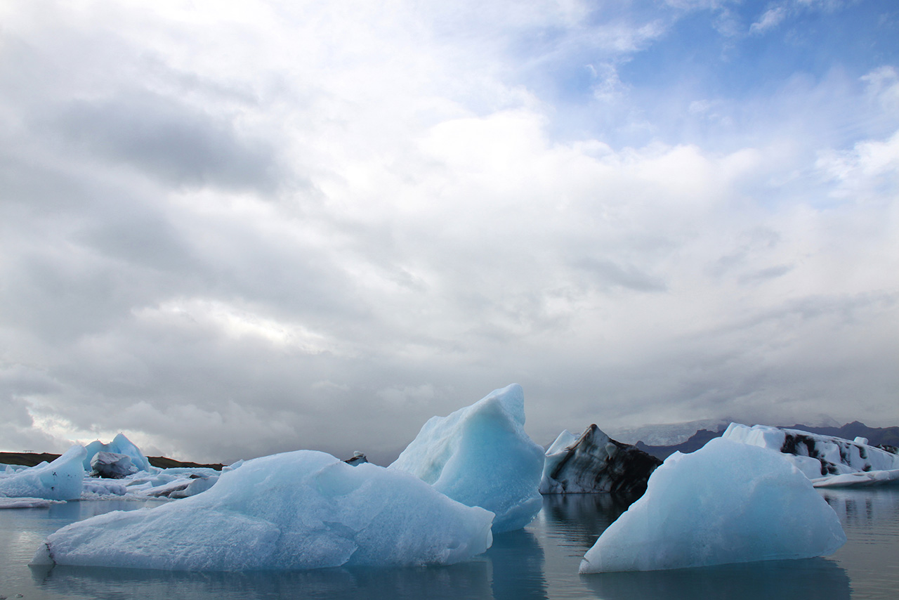Cluster of icebergs floating in Jökulsárlón lagoon